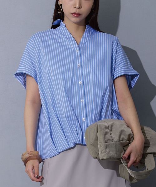 NICOLE white(ニコルホワイト)の「裾タックブラウス(シャツ/ブラウス・レディース・ブラック/オフホワイト/グリーン/サックスブルー系/ブルー系・FREE)」の4枚目の写真