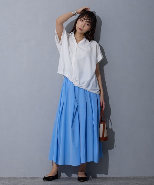 NICOLE white(ニコルホワイト)の「裾タックブラウス(シャツ/ブラウス・レディース・ブラック/オフホワイト/グリーン/サックスブルー系/ブルー系・FREE)」の13枚目の写真