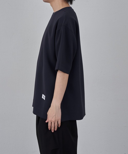 COLONY 2139(コロニートゥーワンスリーナイン)の「ロゴ付きリラックス半袖TEE(Tシャツ/カットソー・メンズ・ネイビー/ブラック・MEDIUM/LARGE)」の20枚目の写真