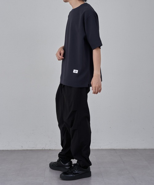 COLONY 2139(コロニートゥーワンスリーナイン)の「ロゴ付きリラックス半袖TEE(Tシャツ/カットソー・メンズ・ネイビー/ブラック・MEDIUM/LARGE)」の16枚目の写真