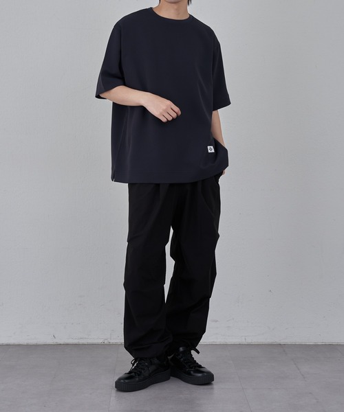 COLONY 2139(コロニートゥーワンスリーナイン)の「ロゴ付きリラックス半袖TEE(Tシャツ/カットソー・メンズ・ネイビー/ブラック・MEDIUM/LARGE)」の15枚目の写真