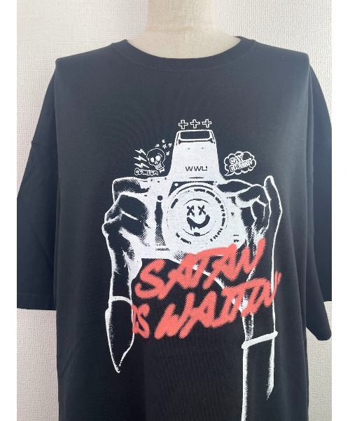WORLD WIDE LOVE!（ワールドワイドラブ）の「シャッターチャンス　BIG TEE（Tシャツ/カットソー・レディース・ブラック/スモークピンク/オフホワイト・1）」の11枚目の写真