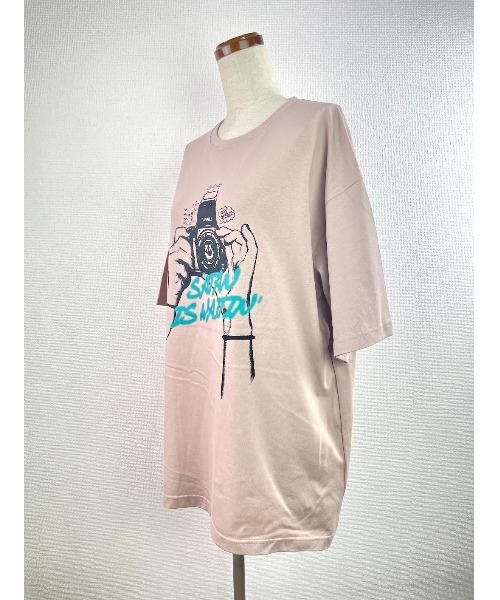WORLD WIDE LOVE!（ワールドワイドラブ）の「シャッターチャンス　BIG TEE（Tシャツ/カットソー・レディース・ブラック/スモークピンク/オフホワイト・1）」の16枚目の写真
