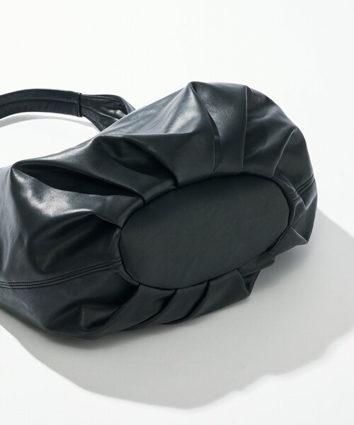 RIVE DROITE（リヴドロワ）の「【収納力◎】ギャザーショルダーバッグ（ショルダーバッグ・レディース・ブラック/ダークブラウン・FREE）」の19枚目の写真