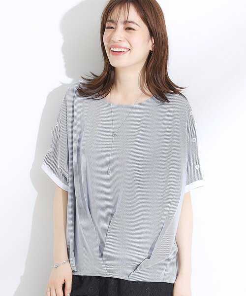 SHOO・LA・RUE(シューラルー)の「【ひんやり/UV】高気温でも快適に インせず決まるドルマントップス(Tシャツ/カットソー・レディース・ブラック/ベージュ系2/ネイビー系2・01/02/03/04)」の3枚目の写真
