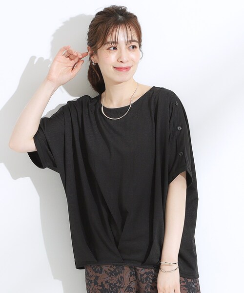 SHOO・LA・RUE(シューラルー)の「【ひんやり/UV】高気温でも快適に インせず決まるドルマントップス(Tシャツ/カットソー・レディース・ブラック/ベージュ系2/ネイビー系2・01/02/03/04)」の14枚目の写真