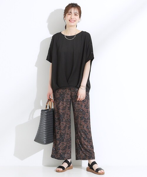 SHOO・LA・RUE(シューラルー)の「【ひんやり/UV】高気温でも快適に インせず決まるドルマントップス(Tシャツ/カットソー・レディース・ブラック/ベージュ系2/ネイビー系2・01/02/03/04)」の16枚目の写真