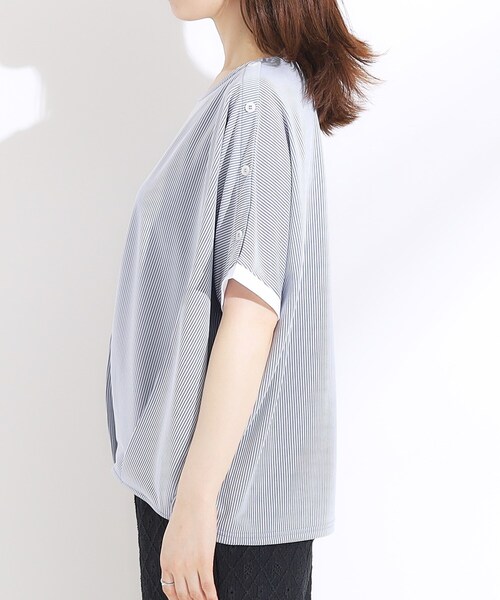 SHOO・LA・RUE(シューラルー)の「【ひんやり/UV】高気温でも快適に インせず決まるドルマントップス(Tシャツ/カットソー・レディース・ブラック/ベージュ系2/ネイビー系2・01/02/03/04)」の5枚目の写真