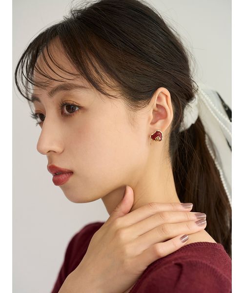 SNIDEL（スナイデル）の「プランプハートイヤリング（イヤリング・レディース・レッド/シルバー/ブラック・F）」の7枚目の写真
