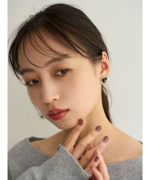 SNIDEL（スナイデル）の「プランプハートイヤリング（イヤリング・レディース・レッド/シルバー/ブラック・F）」の8枚目の写真