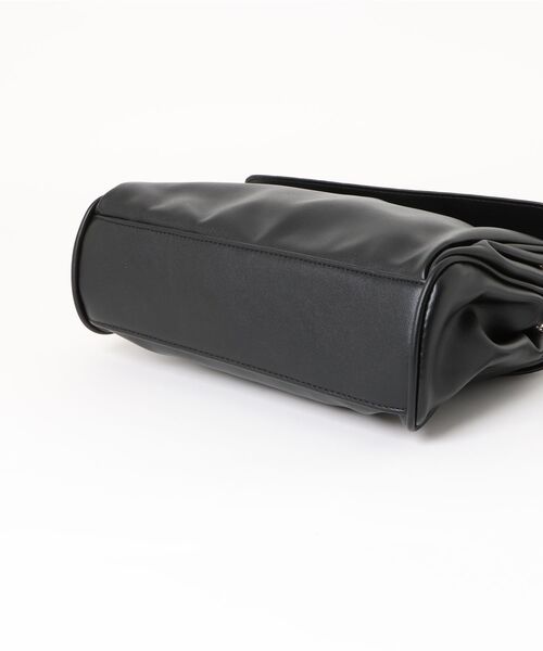 VIBGYOR（ヴィブジョー）の「urbanfemine./レトロデザインショルダーバッグ U7527（ショルダーバッグ・レディース・ブラック・FREE）」の8枚目の写真