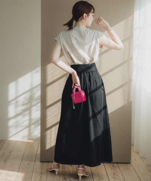 slattgir(スラットジール)の「高身長 綿100%フレンチスリーブロゴプリントTシャツ(UVカット・接触冷感)(トールサイズ)Essenave(Tシャツ/カットソー・レディース・オフホワイト/ベージュ・TM/TL/TLL/T3L/T4L/T5L)」の8枚目の写真