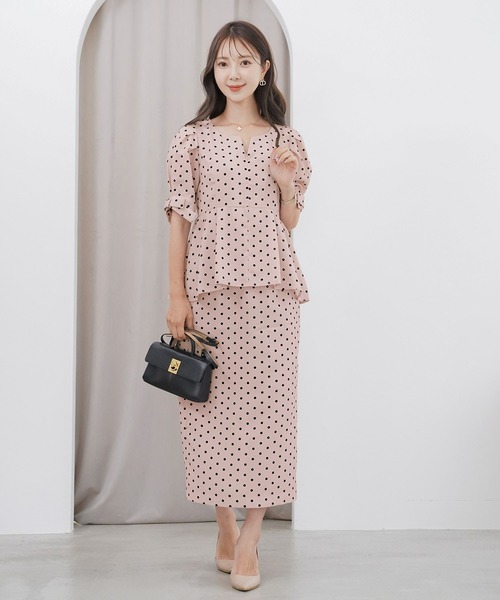le reve vaniller(ル レーヴ ヴァニレ)の「ドット柄 タイト スカート le reve vaniller(スカート・レディース・アイボリー/スモークピンク・M)」の1枚目の写真