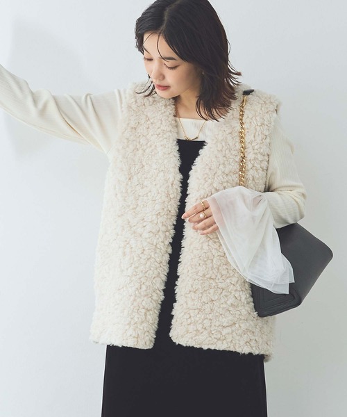 Gready Brilliant(グレディブリリアン)の「LUカーリーファーミドルベスト(その他アウター・レディース・アイボリー/グレー・38)」の7枚目の写真