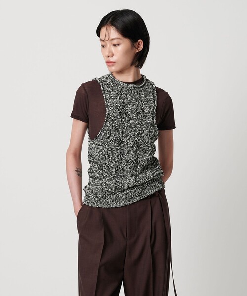 AEWEN MATOPH（イウエン マトフ）の「＜AEWEN MATOPH＞ミックスヤーンケーブルノースリーブニット ‐ ウォッシャブル ‐（ベスト・レディース・ブラック/ブラウン系・FREE）」の2枚目の写真