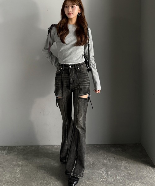 mily bilet（ミウィビレット）の「【mily bilet】甘すぎないスリットで肌魅せ美脚。ウエストピコレースカットアウトリボン使いデニムパンツ（デニムパンツ・レディース・その他1/ブラック系その他2/ブルー・LARGE/MEDIUM/SMALL/X-LARGE）」の14枚目の写真
