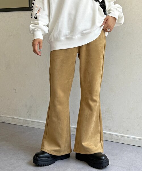 CPCM（シーピーシーエム）の「【PIPI監修】【新素材追加】フェイクスエードフレアパンツ（その他パンツ・レディース・アイボリー/ブラック/ブラウン/ブラック系その他/グレー/カーキ・SMALL/MEDIUM）」の10枚目の写真