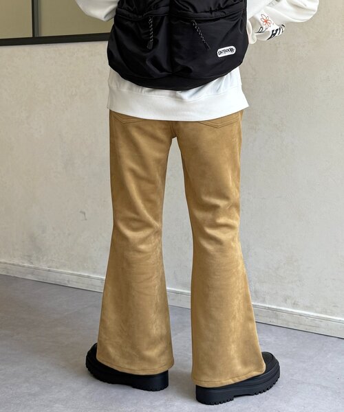 CPCM（シーピーシーエム）の「【PIPI監修】【新素材追加】フェイクスエードフレアパンツ（その他パンツ・レディース・アイボリー/ブラック/ブラウン/ブラック系その他/グレー/カーキ・SMALL/MEDIUM）」の12枚目の写真