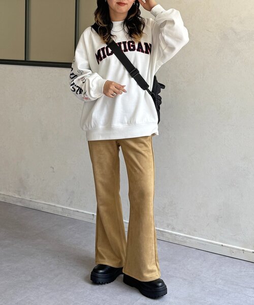 CPCM（シーピーシーエム）の「【PIPI監修】【新素材追加】フェイクスエードフレアパンツ（その他パンツ・レディース・アイボリー/ブラック/ブラウン/ブラック系その他/グレー/カーキ・SMALL/MEDIUM）」の15枚目の写真