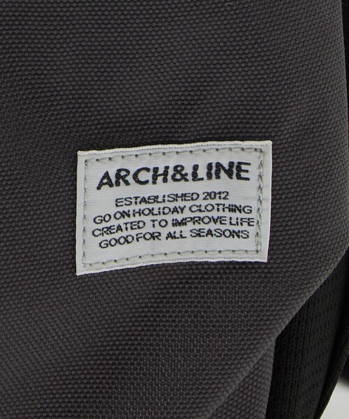 green label relaxing(グリーンレーベルリラクシング)の「<ARCH&LINE>COMPACT DAY BAG(6L) / キッズ(ショルダーバッグ・キッズ・ブラック/ダークグレー・FREE)」の13枚目の写真