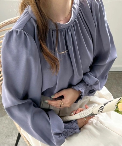cammie(キャミー)の「ハイネックボリュームスリーブギャザーブラウス(シャツ/ブラウス・レディース・モカ/ラベンダー/アイボリー/ブラック・MEDIUM/LARGE)」の4枚目の写真