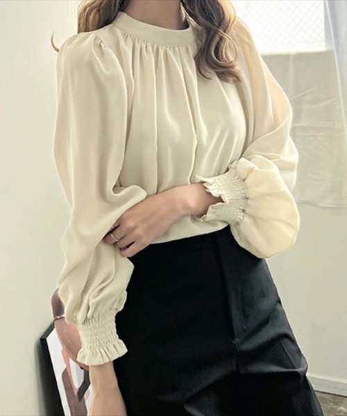 cammie(キャミー)の「ハイネックボリュームスリーブギャザーブラウス(シャツ/ブラウス・レディース・モカ/ラベンダー/アイボリー/ブラック・MEDIUM/LARGE)」の1枚目の写真