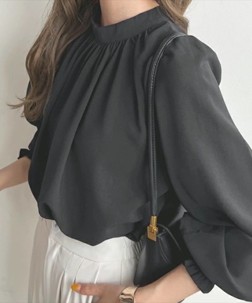 cammie(キャミー)の「ハイネックボリュームスリーブギャザーブラウス(シャツ/ブラウス・レディース・モカ/ラベンダー/アイボリー/ブラック・MEDIUM/LARGE)」の5枚目の写真