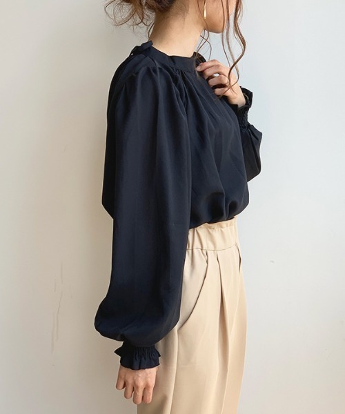cammie(キャミー)の「ハイネックボリュームスリーブギャザーブラウス(シャツ/ブラウス・レディース・モカ/ラベンダー/アイボリー/ブラック・MEDIUM/LARGE)」の14枚目の写真