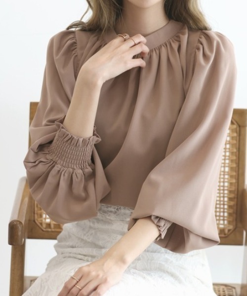 cammie(キャミー)の「ハイネックボリュームスリーブギャザーブラウス(シャツ/ブラウス・レディース・モカ/ラベンダー/アイボリー/ブラック・MEDIUM/LARGE)」の19枚目の写真