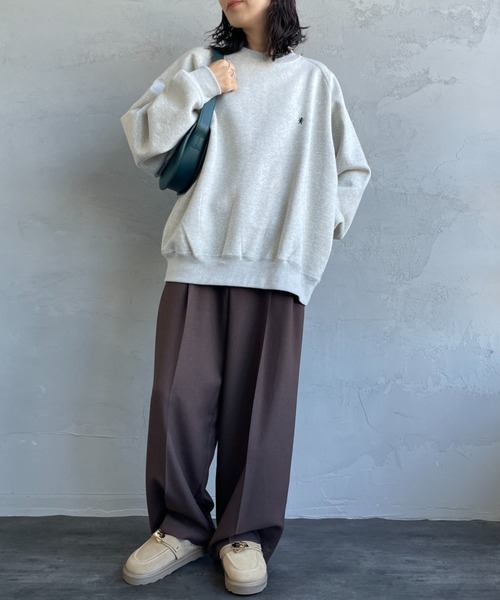 GYMPHLEX（ジムフレックス）の「[GYMPHLEX/ジムフレックス] スイングスリーブ ワンポイントロゴ刺繍 クルーネックスウェット（スウェット・レディース・アイボリー/ライトグレー/チャコールグレー/ブルー/ダークグリーン・M/L）」の11枚目の写真