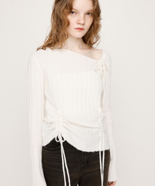 SLY（スライ）の「【限定カラーあり】GATHER RIBBON KNIT TOPS ギャザー リボン ニットトップス 秋服 冬服（ニット/セーター・レディース・ライトブルー/杢グレー/ホワイト/ライトブラック/ブラウン・FREE）」の2枚目の写真