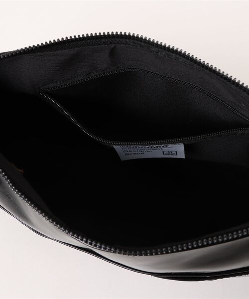 florist(フローリスト)の「【ハートチャーム付・2WAY】フェイクレザースタッズポケットショルダーバッグ(ショルダーバッグ・レディース・レオパード/レモンイエロー/ブラック/ホワイト・FREE)」の14枚目の写真