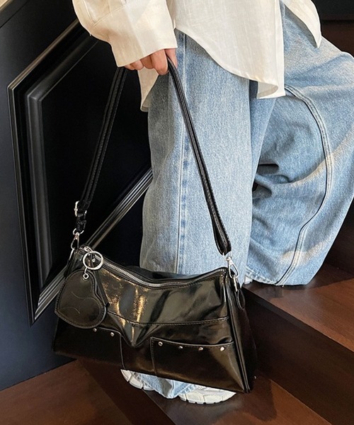 y2k レザー調　ショルダーバッグ　スタッズ y2k レザー調 ショルダーバッグ スタッズ セール】【ハートチャーム付