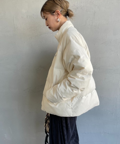 FRED PERRY（フレッドペリー）の「[FRED PERRY/フレッドペリー] ワンポイントロゴ刺繍 ラグランスリーブ パテッドジャケット（ブルゾン・レディース・ブラック/オフホワイト・10）」の7枚目の写真
