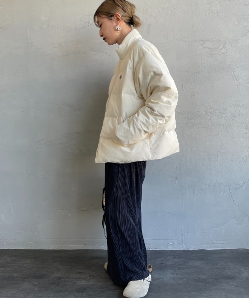 FRED PERRY（フレッドペリー）の「[FRED PERRY/フレッドペリー] ワンポイントロゴ刺繍 ラグランスリーブ パテッドジャケット（ブルゾン・レディース・ブラック/オフホワイト・10）」の10枚目の写真