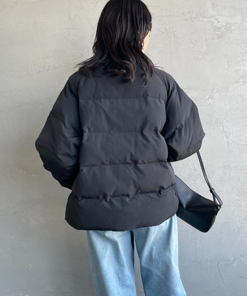 FRED PERRY（フレッドペリー）の「[FRED PERRY/フレッドペリー] ワンポイントロゴ刺繍 ラグランスリーブ パテッドジャケット（ブルゾン・レディース・ブラック/オフホワイト・10）」の18枚目の写真