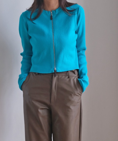 AKTE（アクテ）の「ダブルジップショートニットカーディガン（カーディガン/ボレロ・レディース・ブルー/ベージュ/ネイビー・FREE）」の5枚目の写真