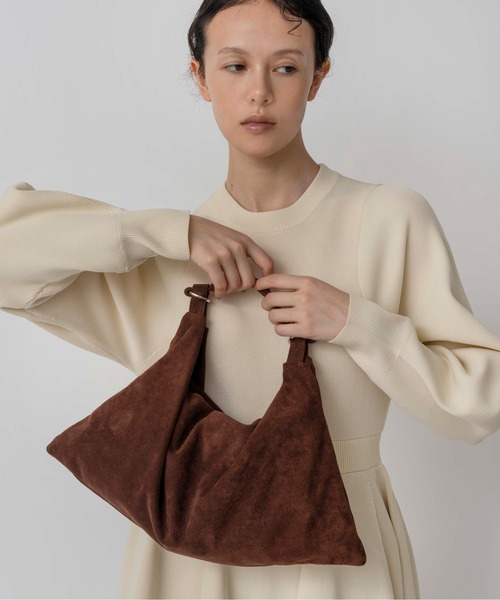 LE VERNIS（ル・ベルニ）の「LE VERNIS(ル・ベルニ)Triangle bag（トートバッグ・レディース・ベージュ/ブラウン/チョコ/ブラック・FREE）」の3枚目の写真