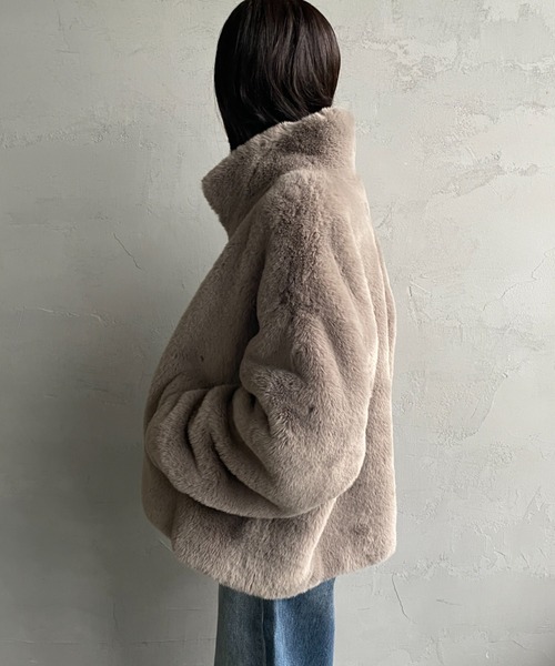 JEANS FACTORY Clothes（ジーンズファクトリークローズ）の「[Jeans Factory Clothes/ジーンズファクトリークローズ] エコファー オーバーサイズブルゾン（その他アウター・レディース・ベージュ/ブラウン/グレイッシュベージュ・F）」の14枚目の写真