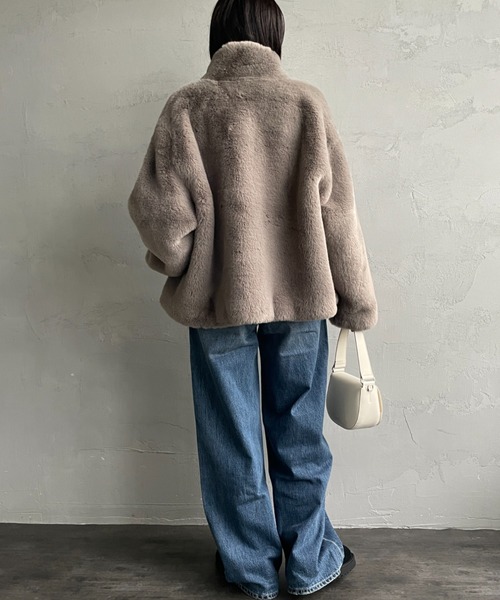 JEANS FACTORY Clothes（ジーンズファクトリークローズ）の「[Jeans Factory Clothes/ジーンズファクトリークローズ] エコファー オーバーサイズブルゾン（その他アウター・レディース・ベージュ/ブラウン/グレイッシュベージュ・F）」の18枚目の写真