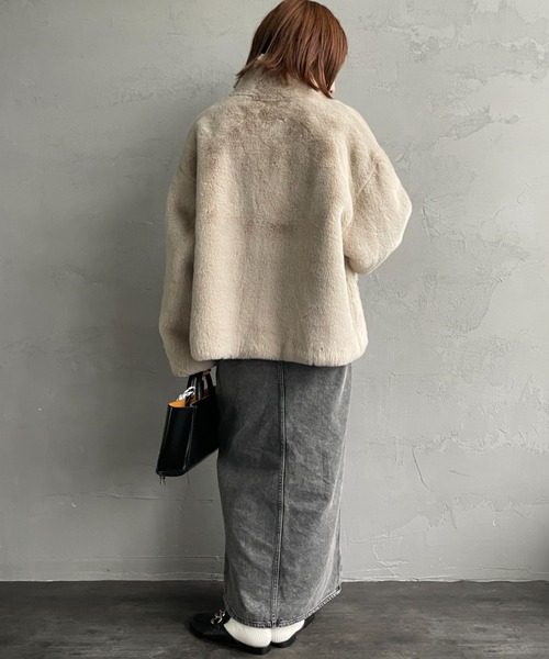 JEANS FACTORY Clothes（ジーンズファクトリークローズ）の「[Jeans Factory Clothes/ジーンズファクトリークローズ] エコファー オーバーサイズブルゾン（その他アウター・レディース・ベージュ/ブラウン/グレイッシュベージュ・F）」の8枚目の写真