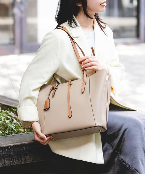 RODE SKO（ロデスコ）の「チャーム付A4トートバッグ（トートバッグ・レディース・ブラック/アイボリー/グレー/ベージュ系その他・ONE）」の17枚目の写真