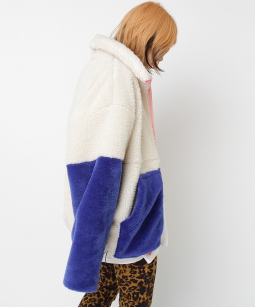 RNA（アールエヌエー）の「J2163 マルチカラーボアジャケット（ブルゾン・レディース・ブルー/ホワイト×ブルー/チャコール・MEDIUM）」の5枚目の写真