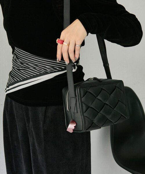 ear PAPILLONNER（イアパピヨネ）の「レザーリング付き2色ストライプスカーフ（ストール/ショール・レディース・ブラウン/ブラック・FREE）」の12枚目の写真