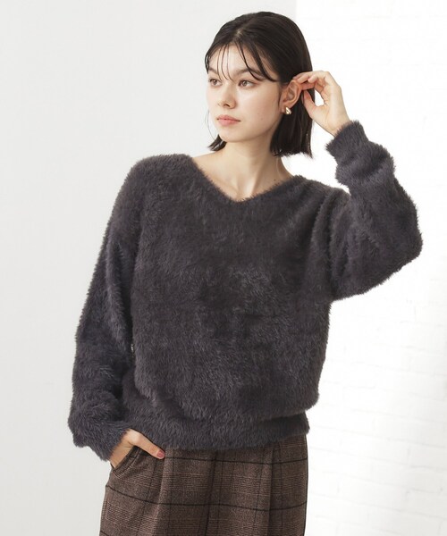 THE SHOP TK （ザ ショップ ティーケー ）の「【選べる7色/華やかで柔らか】ふわふわフェザーニット/洗える・前後2WAY（ニット/セーター・レディース・グレー/ブルー/ワインレッド/ベージュ/スミクロ/ネイビー系5/アイボリー・13/12）」の16枚目の写真