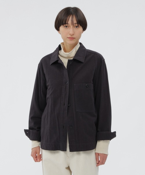 MHL.（エムエイチエル）の「GARMENT DYE PLATED ORGANIC COT（シャツ/ブラウス・レディース・ブラック/ブルー・1/2）」の2枚目の写真