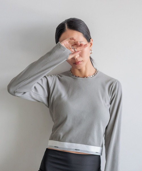 HEREIAM(ヘレイアム)の「【HEREIAM】カップ付きリブプルオーバー(Tシャツ/カットソー・レディース・グレー/ブラック・SMALL/MEDIUM/LARGE)」の10枚目の写真