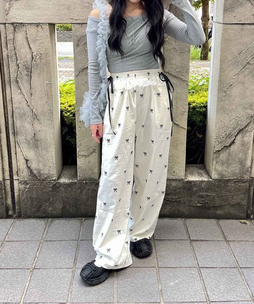 Flugge(フラッジー)の「ribbonトラックパンツ(その他パンツ・レディース・ブラック/アイボリー・FREE)」の12枚目の写真