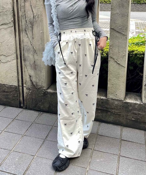 Flugge(フラッジー)の「ribbonトラックパンツ(その他パンツ・レディース・ブラック/アイボリー・FREE)」の13枚目の写真