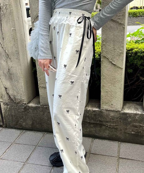 Flugge(フラッジー)の「ribbonトラックパンツ(その他パンツ・レディース・ブラック/アイボリー・FREE)」の14枚目の写真